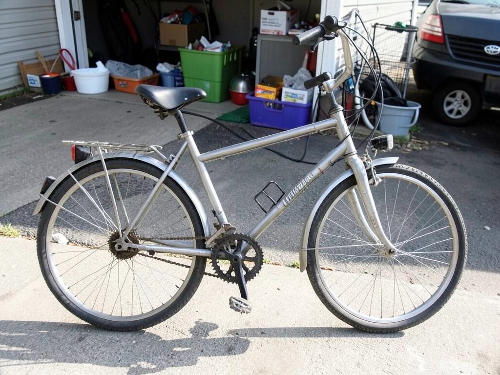 Steel commuter bicycle